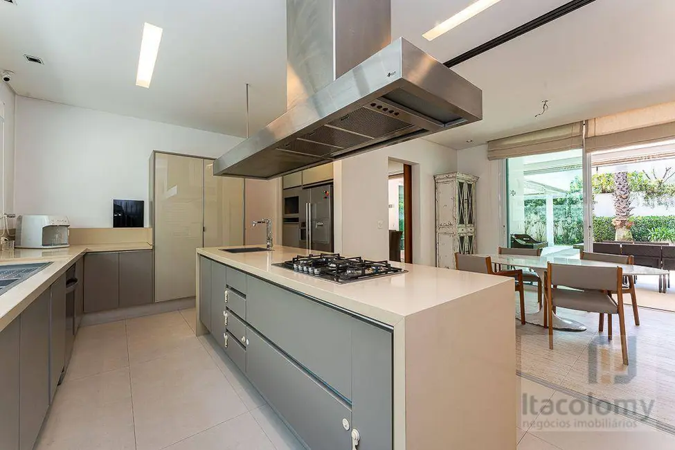 Casa de Condomínio com 4 quartos à venda, 840m2 em Barueri - SP - imagem 4 Foto 4 de Casa de Condomínio com 4 quartos à venda, 840m2 em Barueri - SP