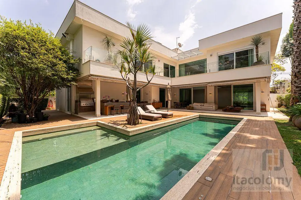 Casa de Condomínio com 4 quartos à venda, 840m2 em Barueri - SP - imagem 2 Foto 2 de Casa de Condomínio com 4 quartos à venda, 840m2 em Barueri - SP