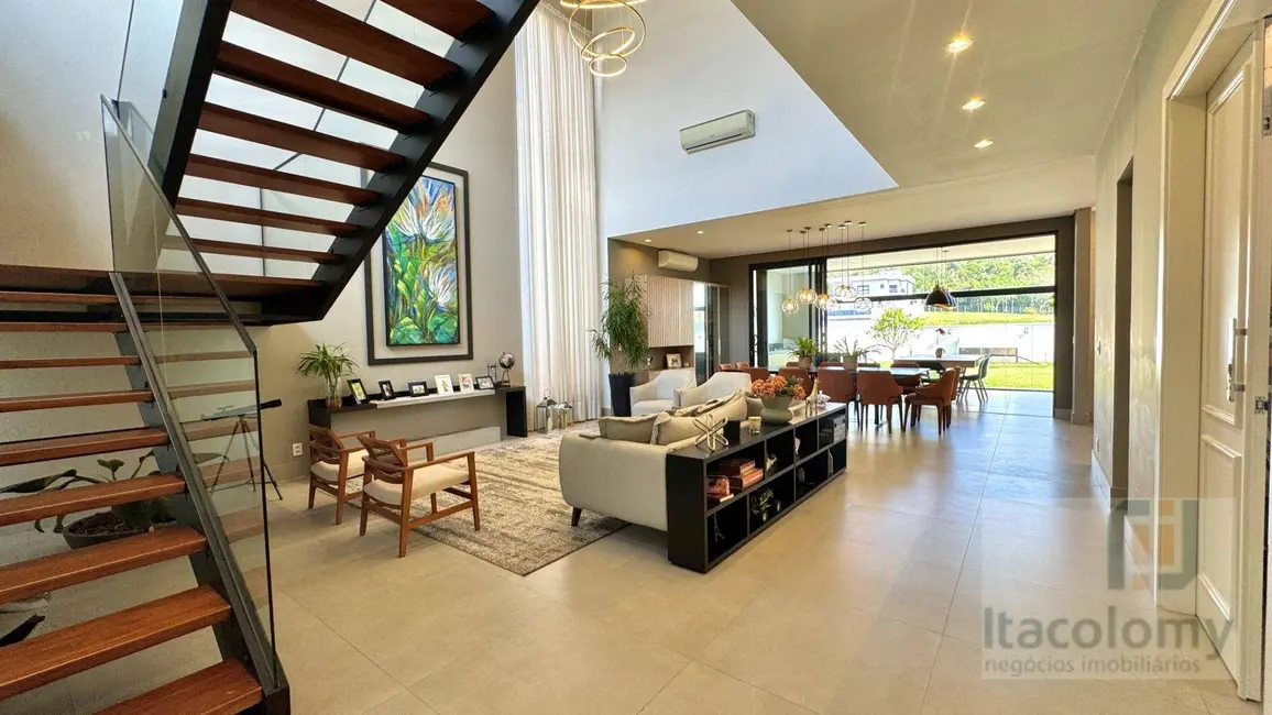 Foto 3 de Casa de Condomínio com 4 quartos à venda, 516m2 em Santana De Parnaiba - SP