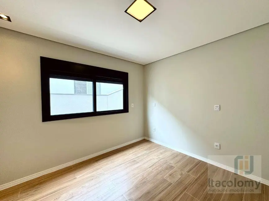 Foto 9 de Casa de Condomínio com 3 quartos à venda, 278m2 em Suru, Santana De Parnaiba - SP