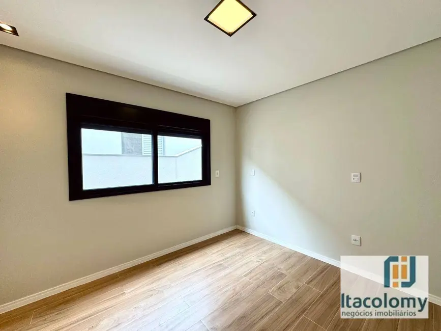 Foto 9 de Casa de Condomínio com 3 quartos à venda, 278m2 em Suru, Santana De Parnaiba - SP