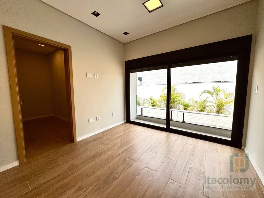 Foto 5 de Casa de Condomínio com 3 quartos à venda, 278m2 em Suru, Santana De Parnaiba - SP