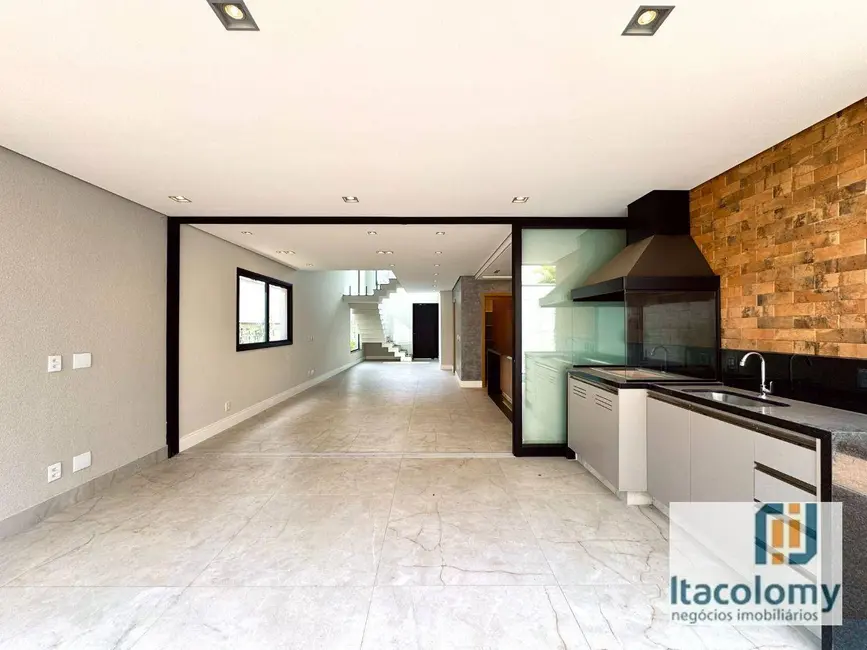 Foto 4 de Casa de Condomínio com 3 quartos à venda, 278m2 em Suru, Santana De Parnaiba - SP