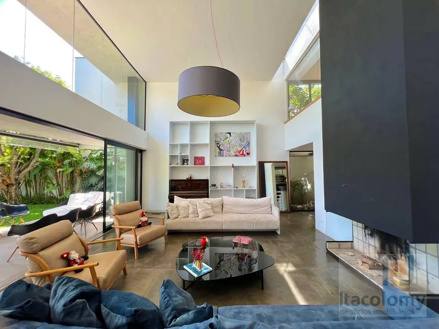 Casa de Condomínio com 3 quartos à venda, 571m2 em Barueri - SP - imagem 4 Foto 4 de Casa de Condomínio com 3 quartos à venda, 571m2 em Barueri - SP