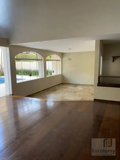 Casa de Condomínio com 3 quartos à venda, 560m2 em Barueri - SP - imagem 5 Foto 5 de Casa de Condomínio com 3 quartos à venda, 560m2 em Barueri - SP