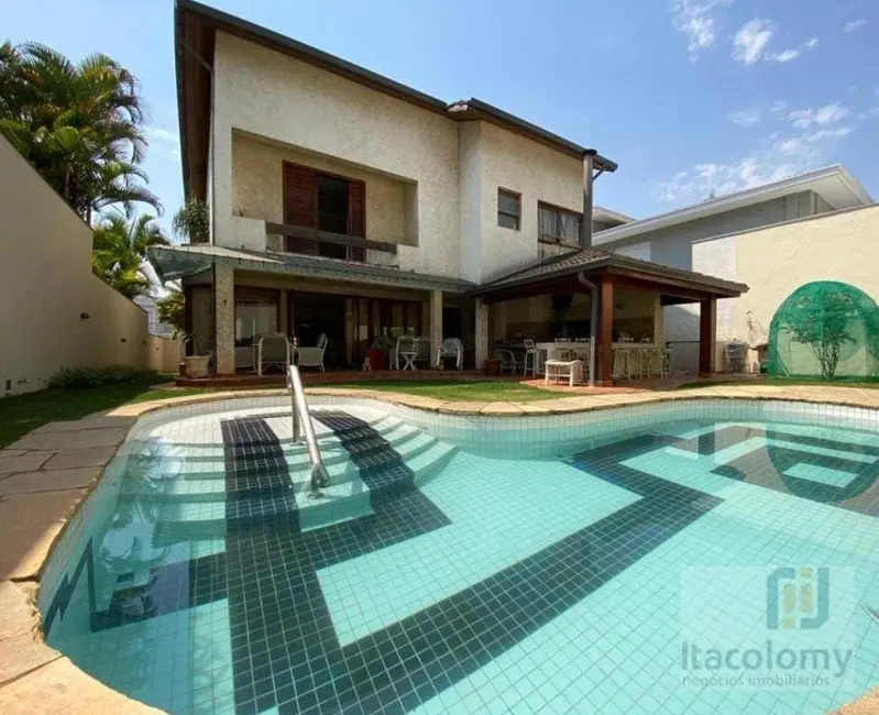 Casa de Condomínio com 4 quartos à venda, 640m2 em Barueri - SP - imagem 2 Foto 2 de Casa de Condomínio com 4 quartos à venda, 640m2 em Barueri - SP