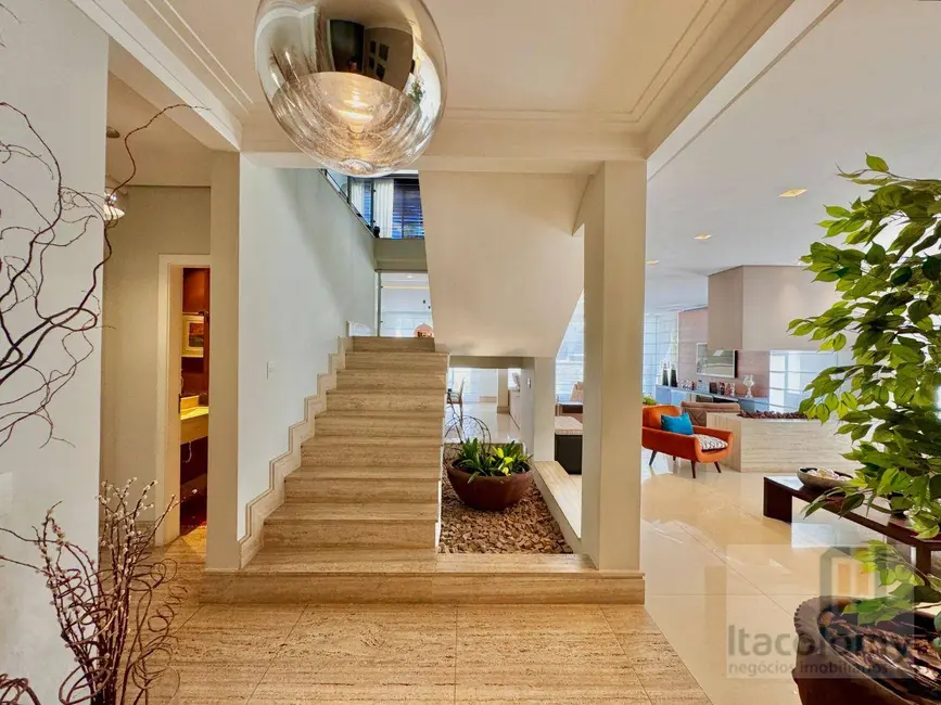 Foto 5 de Casa de Condomínio com 5 quartos à venda, 560m2 em Barueri - SP