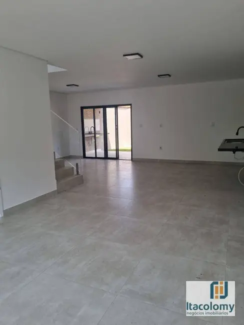 Casa de Condomínio com 3 quartos à venda, 140m2 em Aracariguama - SP - imagem 4 Foto 4 de Casa de Condomínio com 3 quartos à venda, 140m2 em Aracariguama - SP