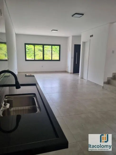 Casa de Condomínio com 3 quartos à venda, 140m2 em Aracariguama - SP - imagem 5 Foto 5 de Casa de Condomínio com 3 quartos à venda, 140m2 em Aracariguama - SP