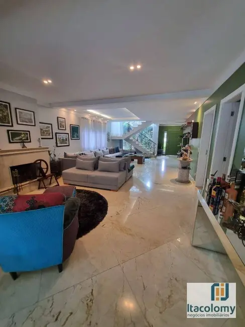 Casa de Condomínio com 4 quartos para alugar, 450m2 em Alphaville Conde II, Barueri - SP - imagem 3 Foto 3 de Casa de Condomínio com 4 quartos para alugar, 450m2 em Alphaville Conde II, Barueri - SP