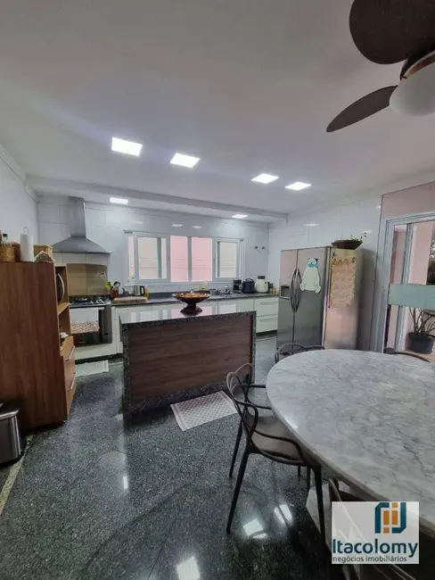 Casa de Condomínio com 4 quartos para alugar, 450m2 em Alphaville Conde II, Barueri - SP - imagem 4 Foto 4 de Casa de Condomínio com 4 quartos para alugar, 450m2 em Alphaville Conde II, Barueri - SP