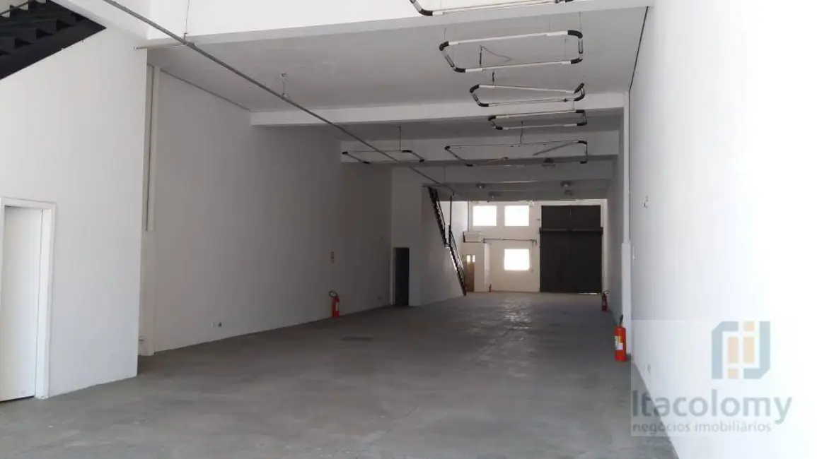 Armazém / Galpão para alugar, 560m2 em Tamboré, Barueri - SP - imagem 3 Foto 3 de Armazém / Galpão para alugar, 560m2 em Tamboré, Barueri - SP