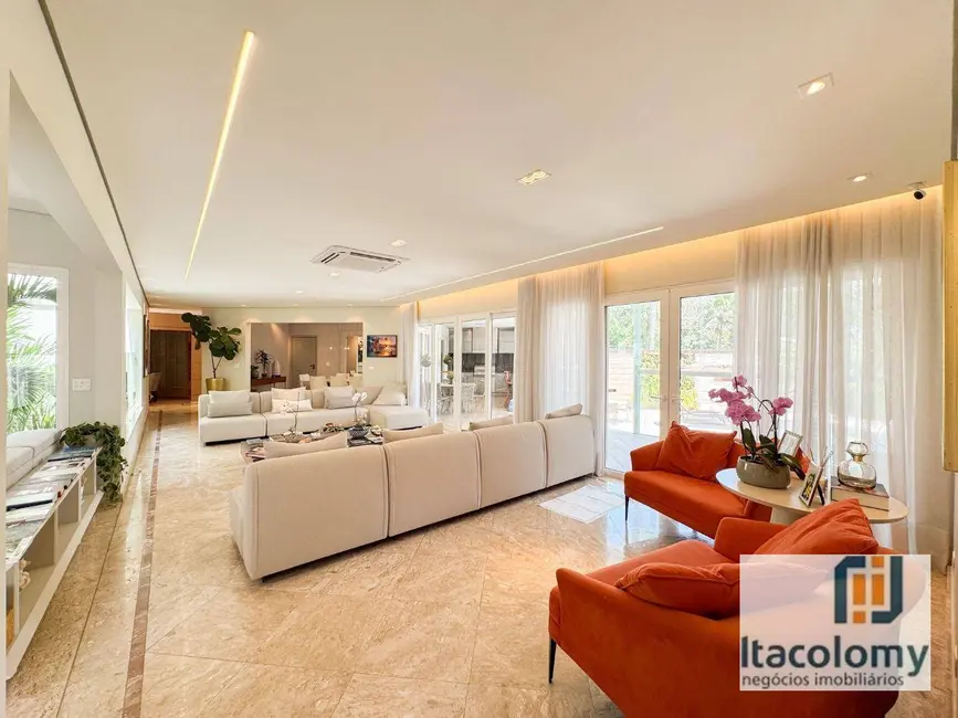 Casa de Condomínio com 5 quartos à venda, 1200m2 em Residencial Tamboré, Barueri - SP - imagem 3 Foto 3 de Casa de Condomínio com 5 quartos à venda, 1200m2 em Residencial Tamboré, Barueri - SP