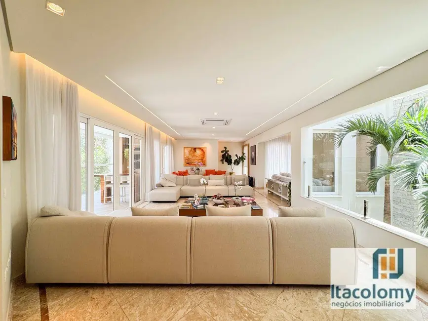 Casa de Condomínio com 5 quartos à venda, 1200m2 em Residencial Tamboré, Barueri - SP - imagem 8 Foto 8 de Casa de Condomínio com 5 quartos à venda, 1200m2 em Residencial Tamboré, Barueri - SP