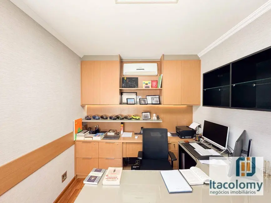 Casa de Condomínio com 5 quartos à venda, 1200m2 em Residencial Tamboré, Barueri - SP - imagem 7 Foto 7 de Casa de Condomínio com 5 quartos à venda, 1200m2 em Residencial Tamboré, Barueri - SP