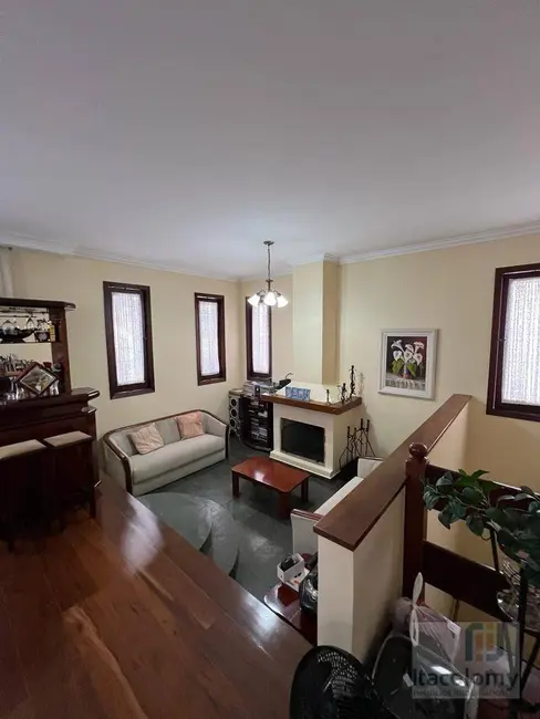 Foto 2 de Casa de Condomínio com 3 quartos à venda e para alugar, 330m2 em Santana De Parnaiba - SP