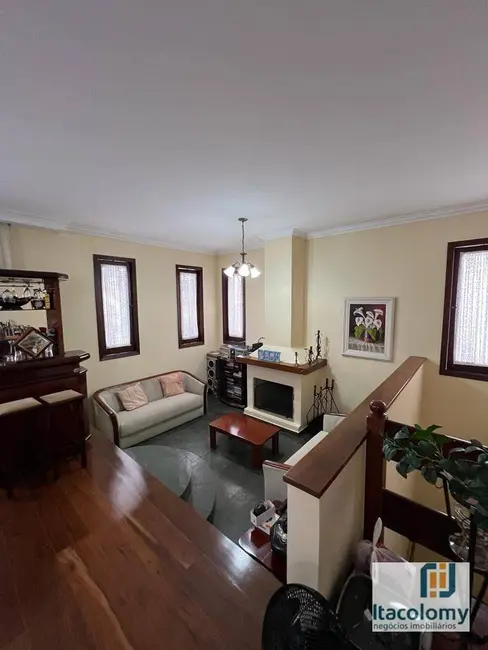 Foto 2 de Casa de Condomínio com 3 quartos à venda e para alugar, 330m2 em Santana De Parnaiba - SP