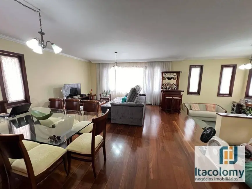 Foto 3 de Casa de Condomínio com 3 quartos à venda e para alugar, 330m2 em Santana De Parnaiba - SP