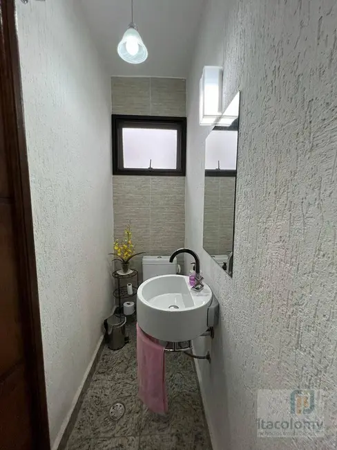 Foto 8 de Casa de Condomínio com 3 quartos à venda e para alugar, 330m2 em Santana De Parnaiba - SP