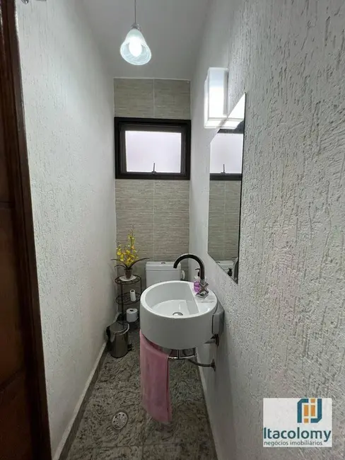 Foto 8 de Casa de Condomínio com 3 quartos à venda e para alugar, 330m2 em Santana De Parnaiba - SP