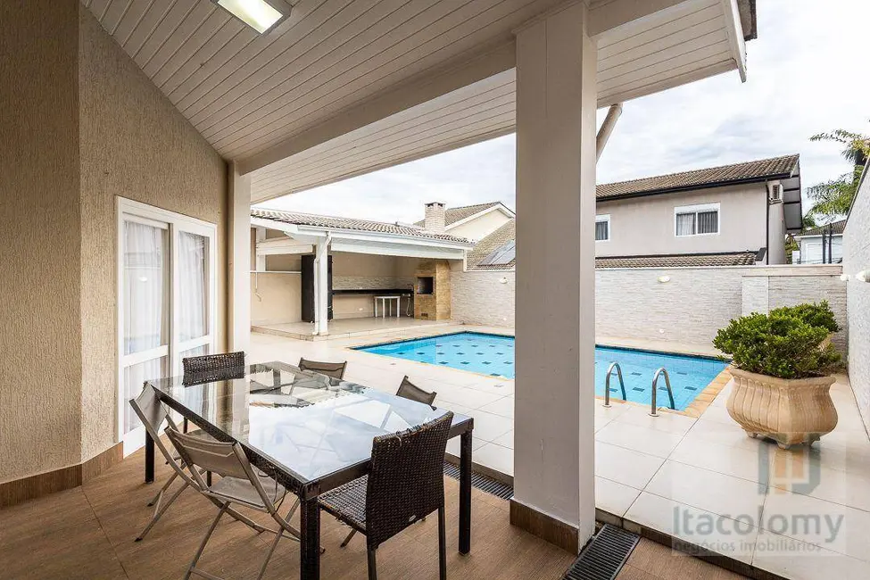 Foto 3 de Casa de Condomínio com 4 quartos à venda, 360m2 em Santana De Parnaiba - SP