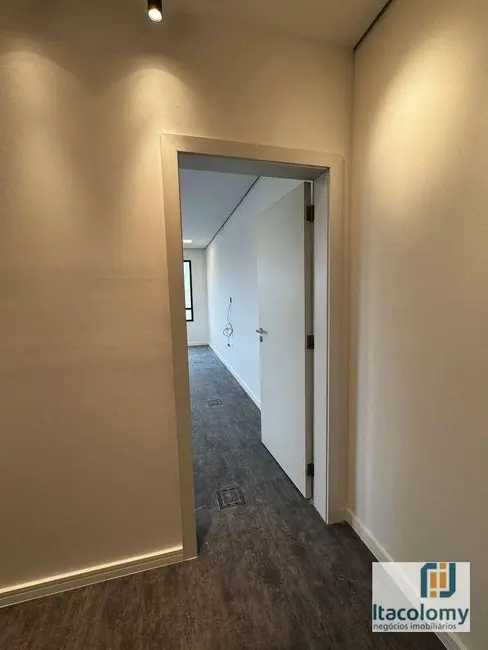 Foto 7 de Sala Comercial para alugar, 52m2 em Alphaville Industrial, Barueri - SP