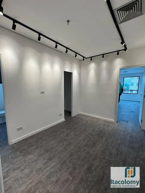 Foto 1 de Sala Comercial para alugar, 52m2 em Alphaville Industrial, Barueri - SP