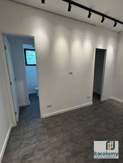 Foto 3 de Sala Comercial para alugar, 52m2 em Alphaville Industrial, Barueri - SP