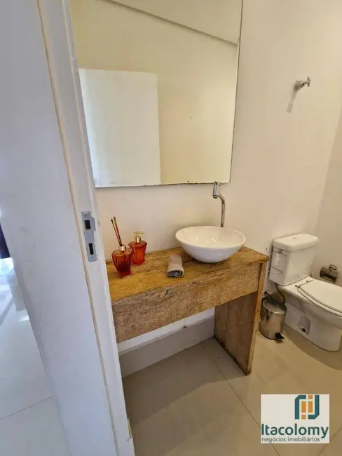 Foto 9 de Casa de Condomínio com 4 quartos para alugar, 472m2 em Santana De Parnaiba - SP