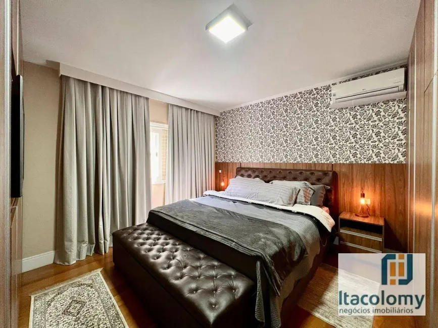 Casa de Condomínio com 5 quartos à venda, 450m2 em Santana De Parnaiba - SP - imagem 3 Foto 3 de Casa de Condomínio com 5 quartos à venda, 450m2 em Santana De Parnaiba - SP