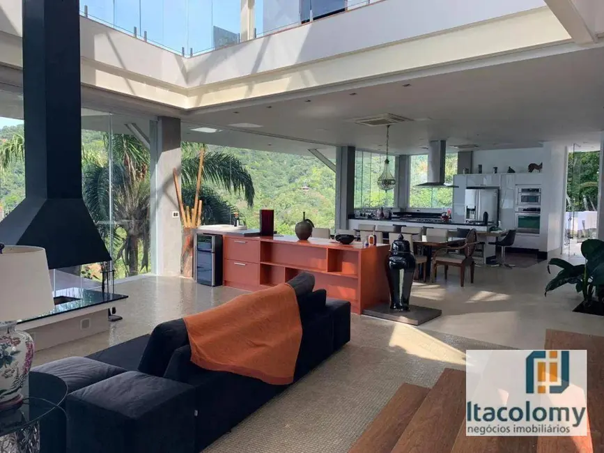 Casa com 6 quartos à venda, 5000m2 em Ubatuba - SP - imagem 2 Foto 2 de Casa com 6 quartos à venda, 5000m2 em Ubatuba - SP