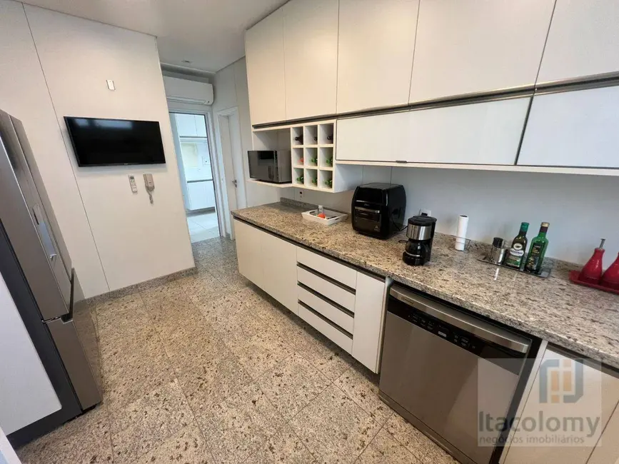 Foto 3 de Apartamento com 4 quartos à venda, 280m2 em Santana De Parnaiba - SP