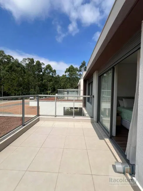 Foto 9 de Casa de Condomínio com 3 quartos à venda e para alugar, 200m2 em Santana De Parnaiba - SP