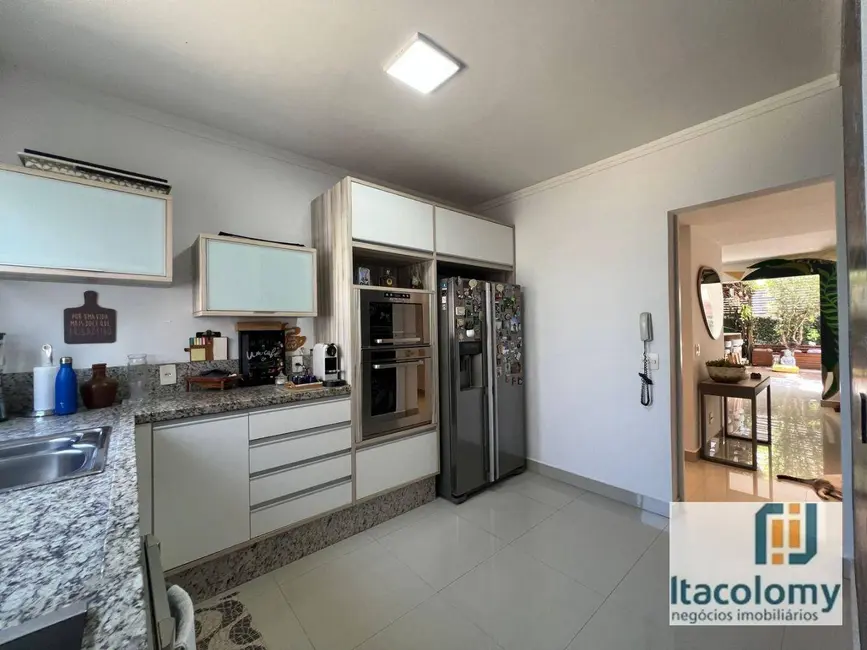 Casa de Condomínio com 3 quartos à venda, 180m2 em Tamboré, Santana De Parnaiba - SP - imagem 8 Foto 8 de Casa de Condomínio com 3 quartos à venda, 180m2 em Tamboré, Santana De Parnaiba - SP