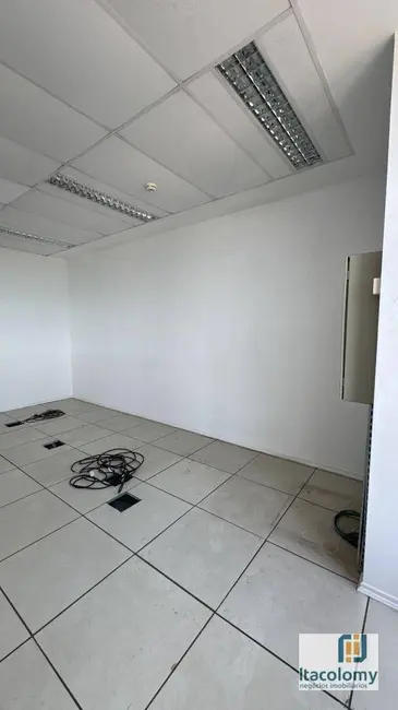 Sala Comercial para alugar, 436m2 em Alphaville Industrial, Barueri - SP - imagem 6 Foto 6 de Sala Comercial para alugar, 436m2 em Alphaville Industrial, Barueri - SP