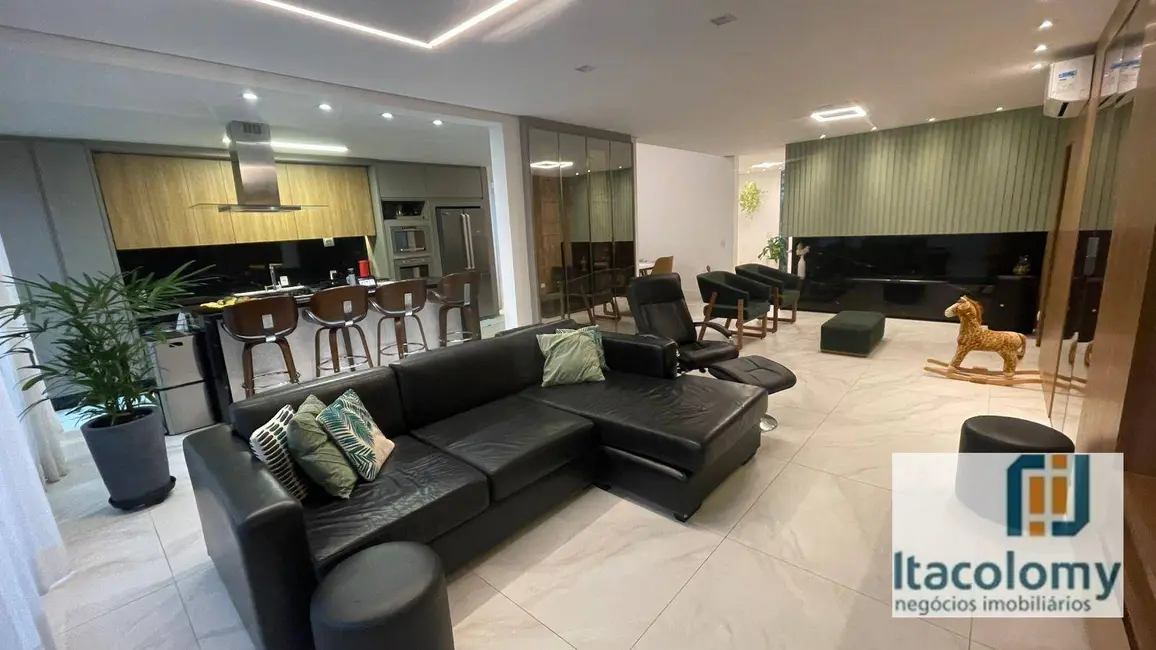 Foto 1 de Casa de Condomínio com 4 quartos à venda e para alugar, 300m2 em Santana De Parnaiba - SP