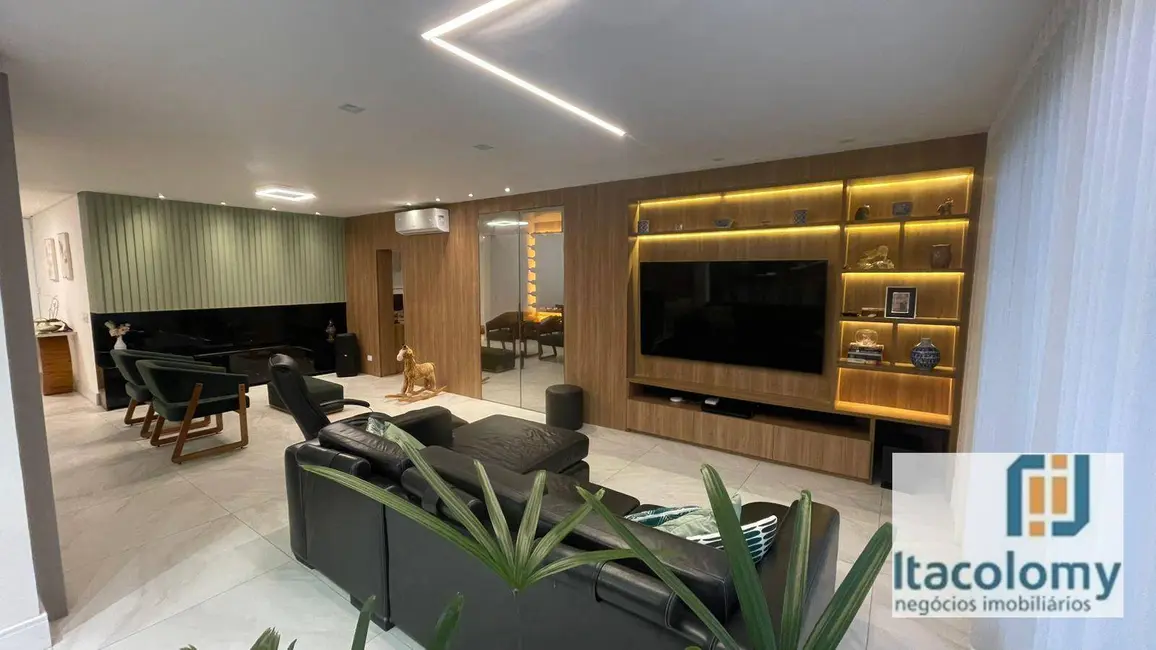 Foto 2 de Casa de Condomínio com 4 quartos à venda e para alugar, 300m2 em Santana De Parnaiba - SP