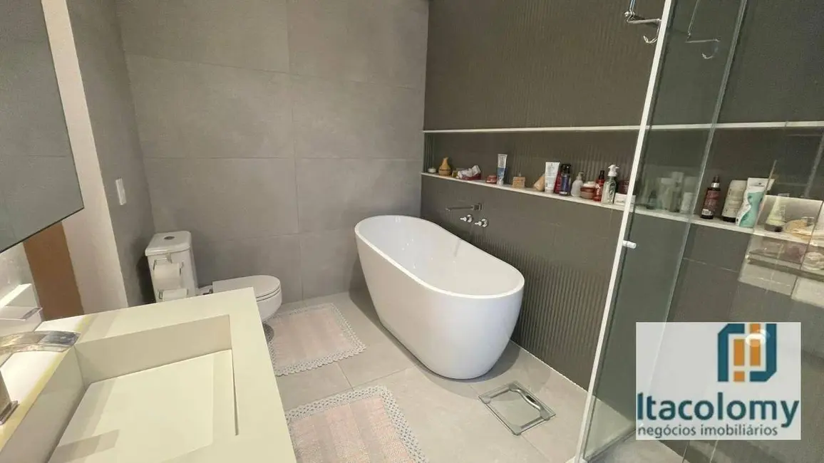 Foto 9 de Casa de Condomínio com 4 quartos à venda e para alugar, 300m2 em Santana De Parnaiba - SP