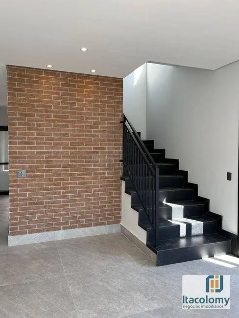 Foto 1 de Casa de Condomínio com 3 quartos à venda, 150m2 em Santana De Parnaiba - SP