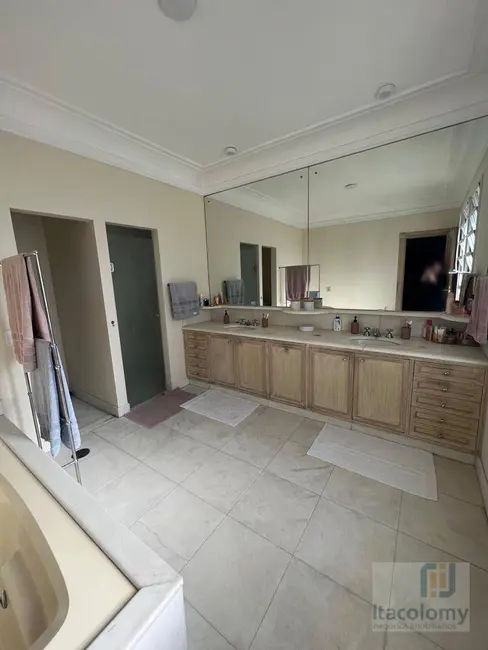 Foto 2 de Casa de Condomínio com 5 quartos para alugar, 1300m2 em Alphaville Residencial Zero, Barueri - SP