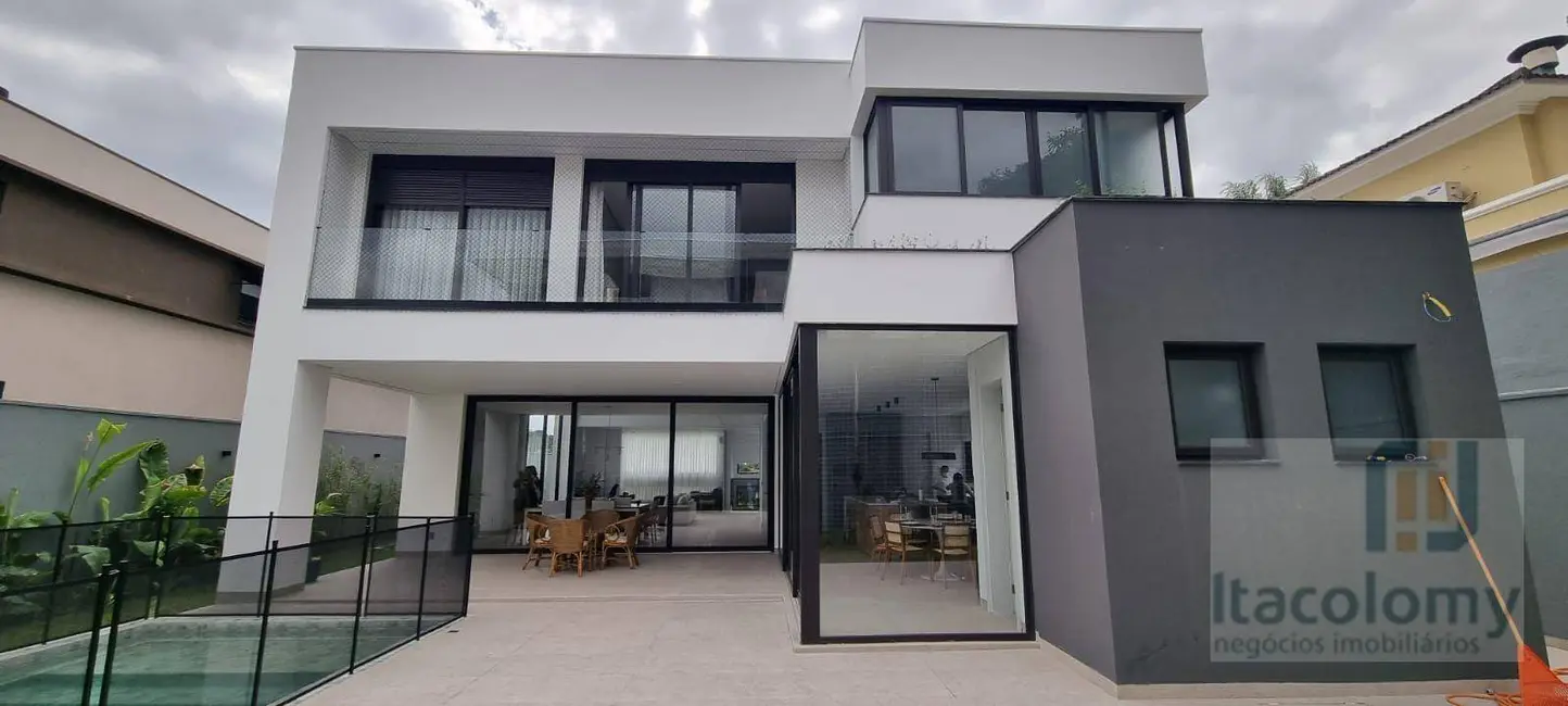 Casa de Condomínio com 4 quartos à venda, 560m2 em Barueri - SP - imagem 2 Foto 2 de Casa de Condomínio com 4 quartos à venda, 560m2 em Barueri - SP