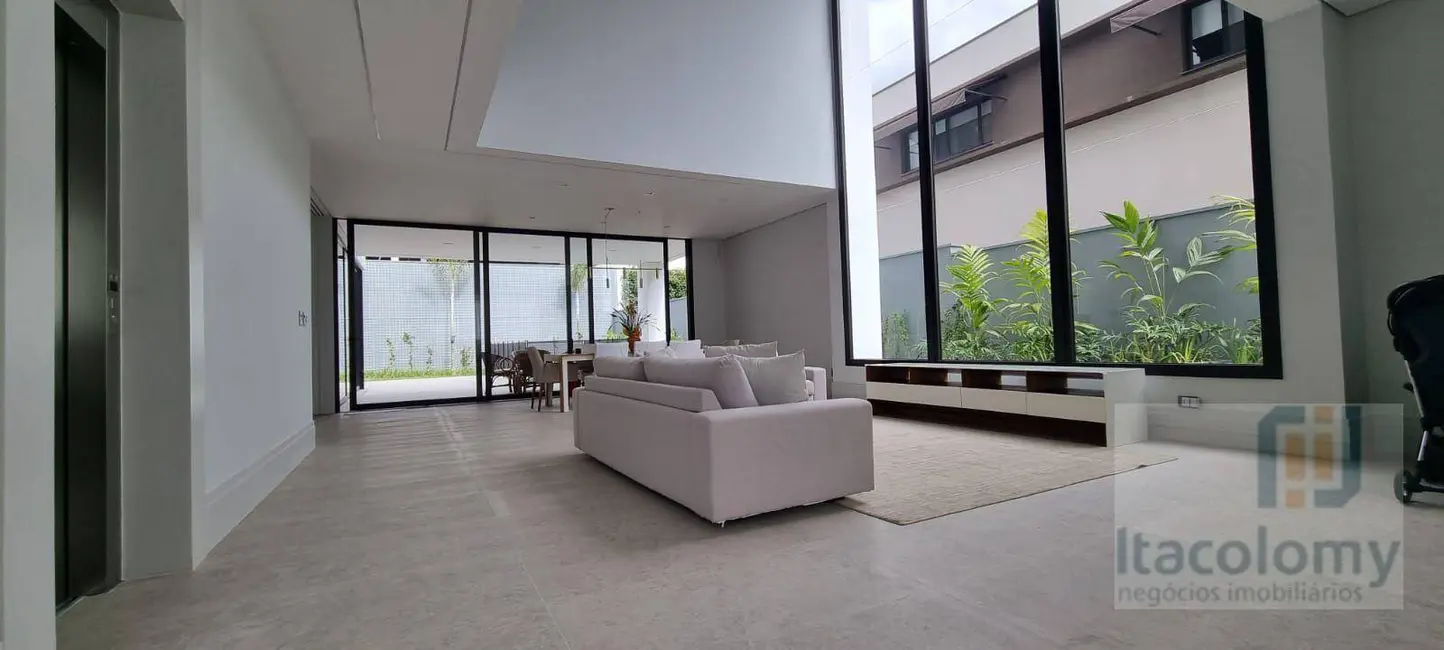 Casa de Condomínio com 4 quartos à venda, 560m2 em Barueri - SP - imagem 6 Foto 6 de Casa de Condomínio com 4 quartos à venda, 560m2 em Barueri - SP