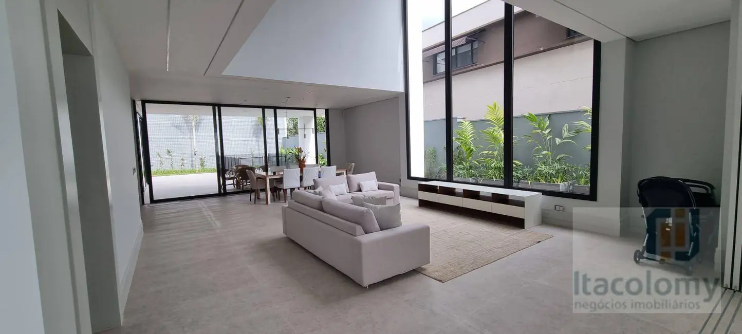 Casa de Condomínio com 4 quartos à venda, 560m2 em Barueri - SP - imagem 8 Foto 8 de Casa de Condomínio com 4 quartos à venda, 560m2 em Barueri - SP