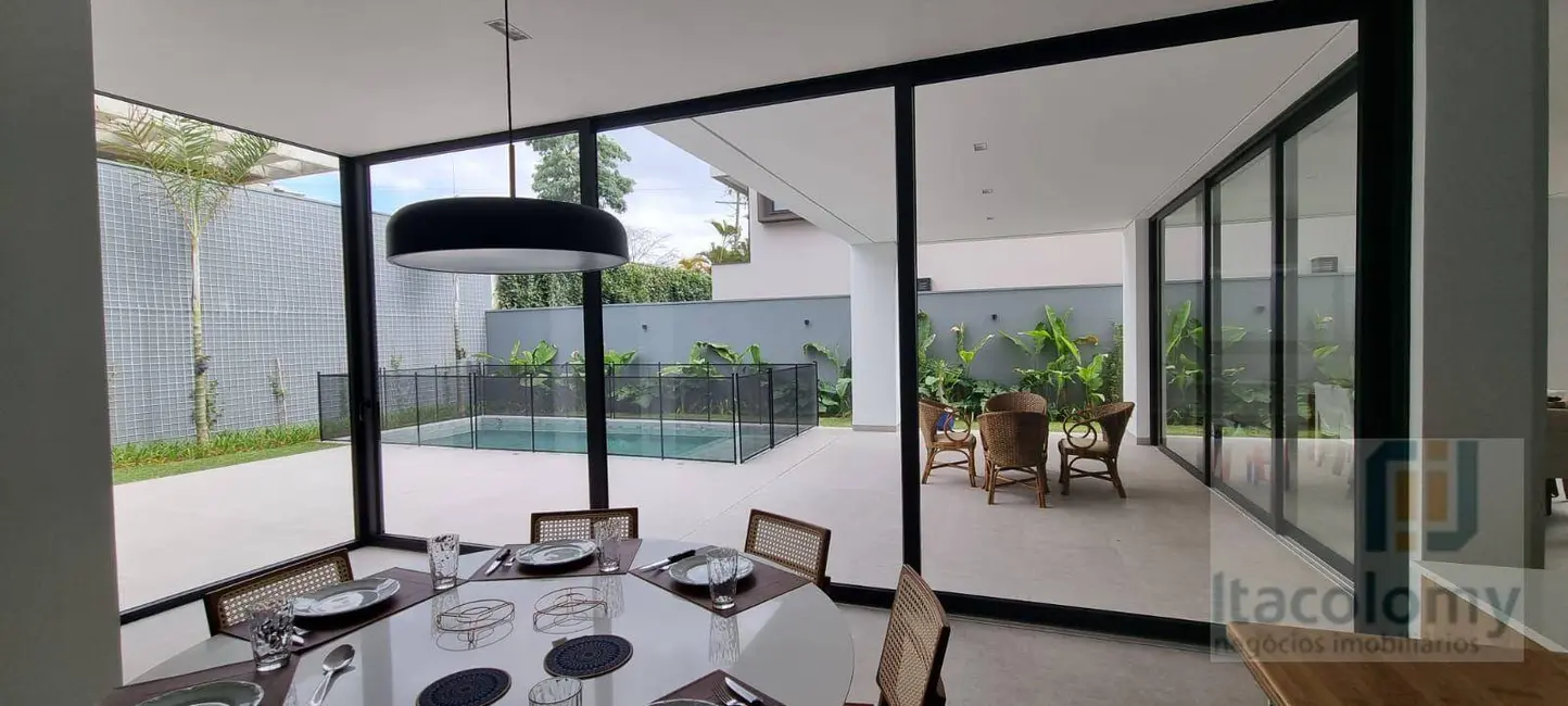 Casa de Condomínio com 4 quartos à venda, 560m2 em Barueri - SP - imagem 5 Foto 5 de Casa de Condomínio com 4 quartos à venda, 560m2 em Barueri - SP