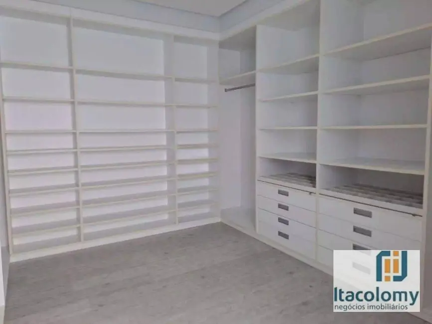 Casa de Condomínio com 4 quartos para alugar, 4666m2 em Residencial Tamboré, Barueri - SP - imagem 6 Foto 6 de Casa de Condomínio com 4 quartos para alugar, 4666m2 em Residencial Tamboré, Barueri - SP