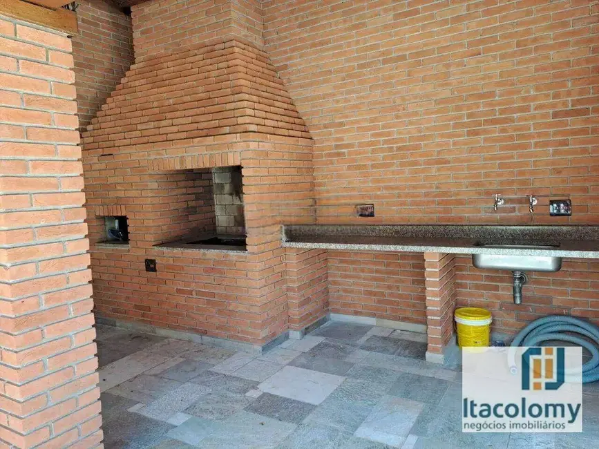 Casa com 4 quartos para alugar, 1300m2 em Barueri - SP - imagem 6 Foto 6 de Casa com 4 quartos para alugar, 1300m2 em Barueri - SP