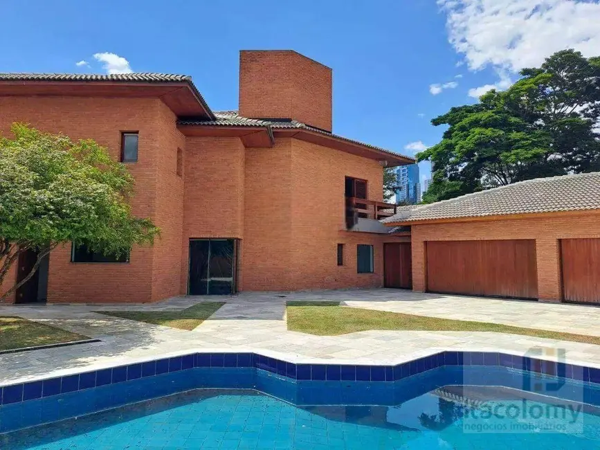 Foto 1 de Casa com 4 quartos para alugar, 1300m2 em Barueri - SP