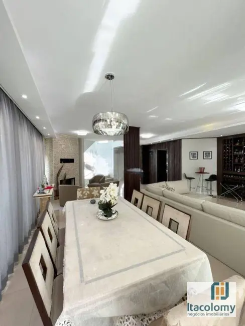 Casa de Condomínio com 4 quartos à venda, 350m2 em Santana De Parnaiba - SP - imagem 9 Foto 9 de Casa de Condomínio com 4 quartos à venda, 350m2 em Santana De Parnaiba - SP