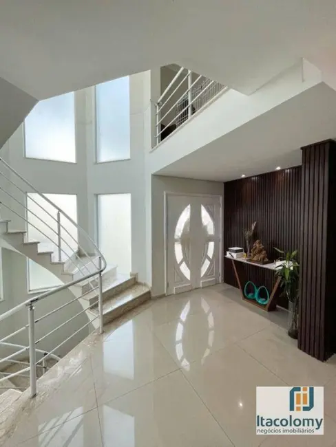 Casa de Condomínio com 4 quartos à venda, 350m2 em Santana De Parnaiba - SP - imagem 2 Foto 2 de Casa de Condomínio com 4 quartos à venda, 350m2 em Santana De Parnaiba - SP