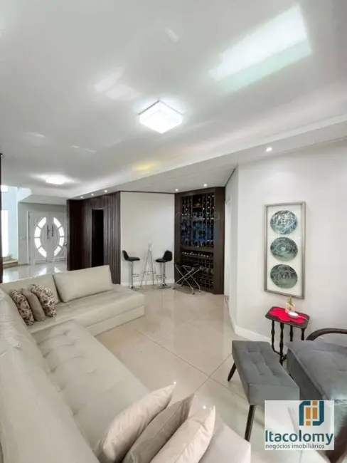 Casa de Condomínio com 4 quartos à venda, 350m2 em Santana De Parnaiba - SP - imagem 7 Foto 7 de Casa de Condomínio com 4 quartos à venda, 350m2 em Santana De Parnaiba - SP